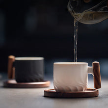 Laden Sie das Bild in den Galerie-Viewer, Handgefertigte Retro-Kaffeetasse aus Keramik