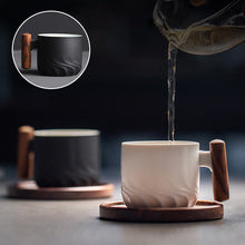 Laden Sie das Bild in den Galerie-Viewer, Handgefertigte Retro-Kaffeetasse aus Keramik