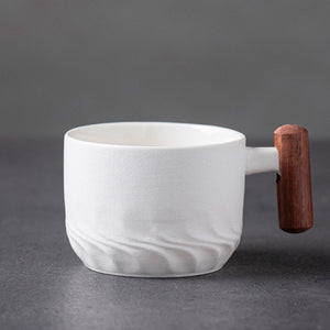 Handgefertigte Retro-Kaffeetasse aus Keramik